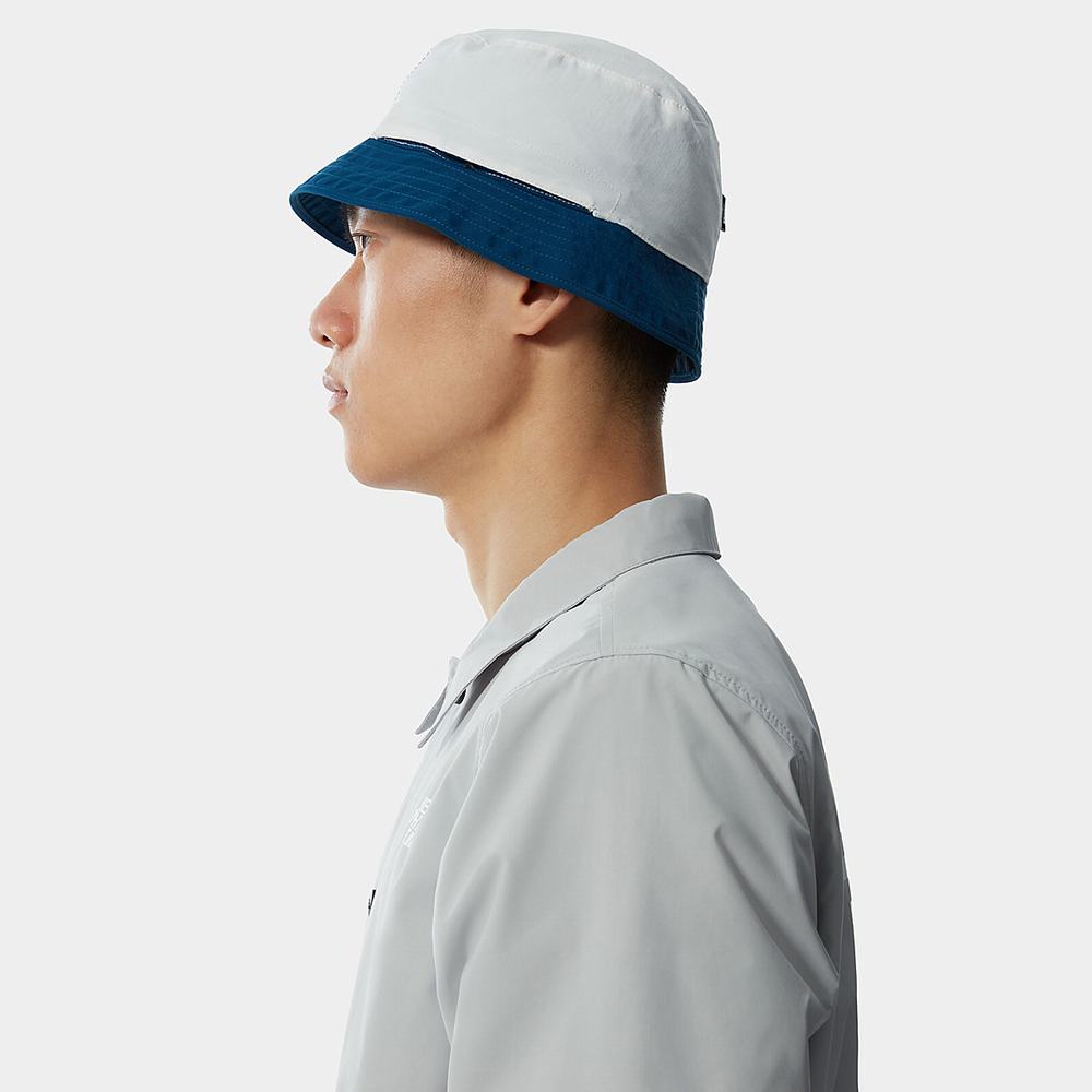 Klobuky The North Face INTERNATIONAL COLLECTION REVERSIBLE SPECTATOR BUCKET HAT Panske Biele Modre | SUG-412386