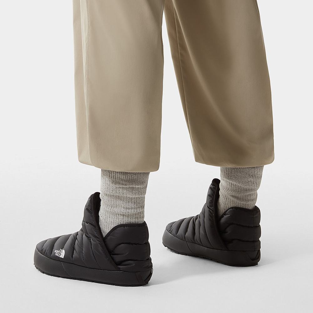 Pantofle The North Face THERMOBALL™ Traction Bootie Mule Damske Čierne Biele | FEA-743912