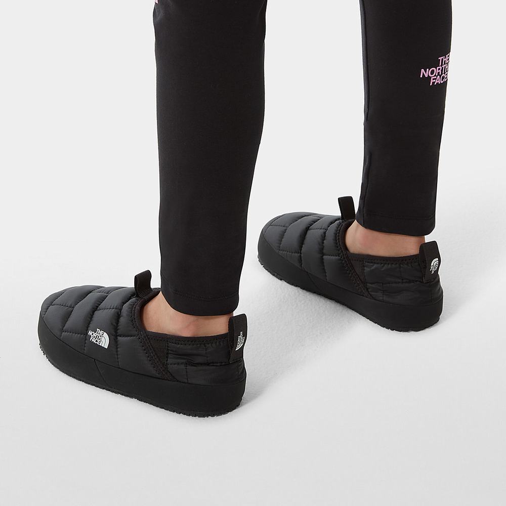 Pantofle The North Face THERMOBALL™ Traction II Mule Chlapcenske Čierne Biele | XFS-318520
