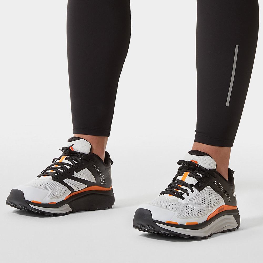 Trailove Bezecke Tenisky The North Face VECTIV ENDURIS Damske Biele Čierne | NFA-540137