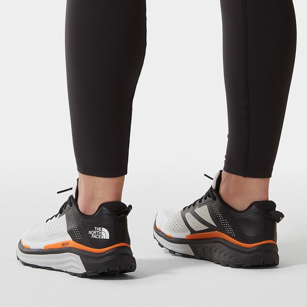 Trailove Bezecke Tenisky The North Face VECTIV ENDURIS Damske Biele Čierne | NFA-540137