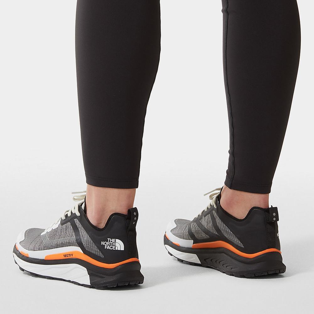 Trailove Bezecke Tenisky The North Face VECTIV INFINITE Damske Biele Čierne | TOM-374801